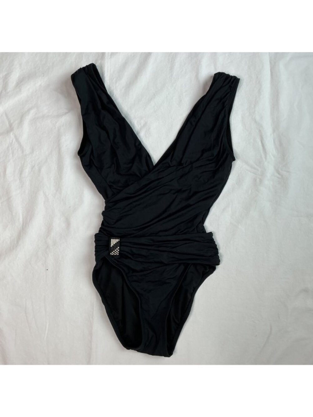 Vince Camuto Womens Black One-Piece Swimsuit With Ruched Front Size 6 - Picture 2 of 7